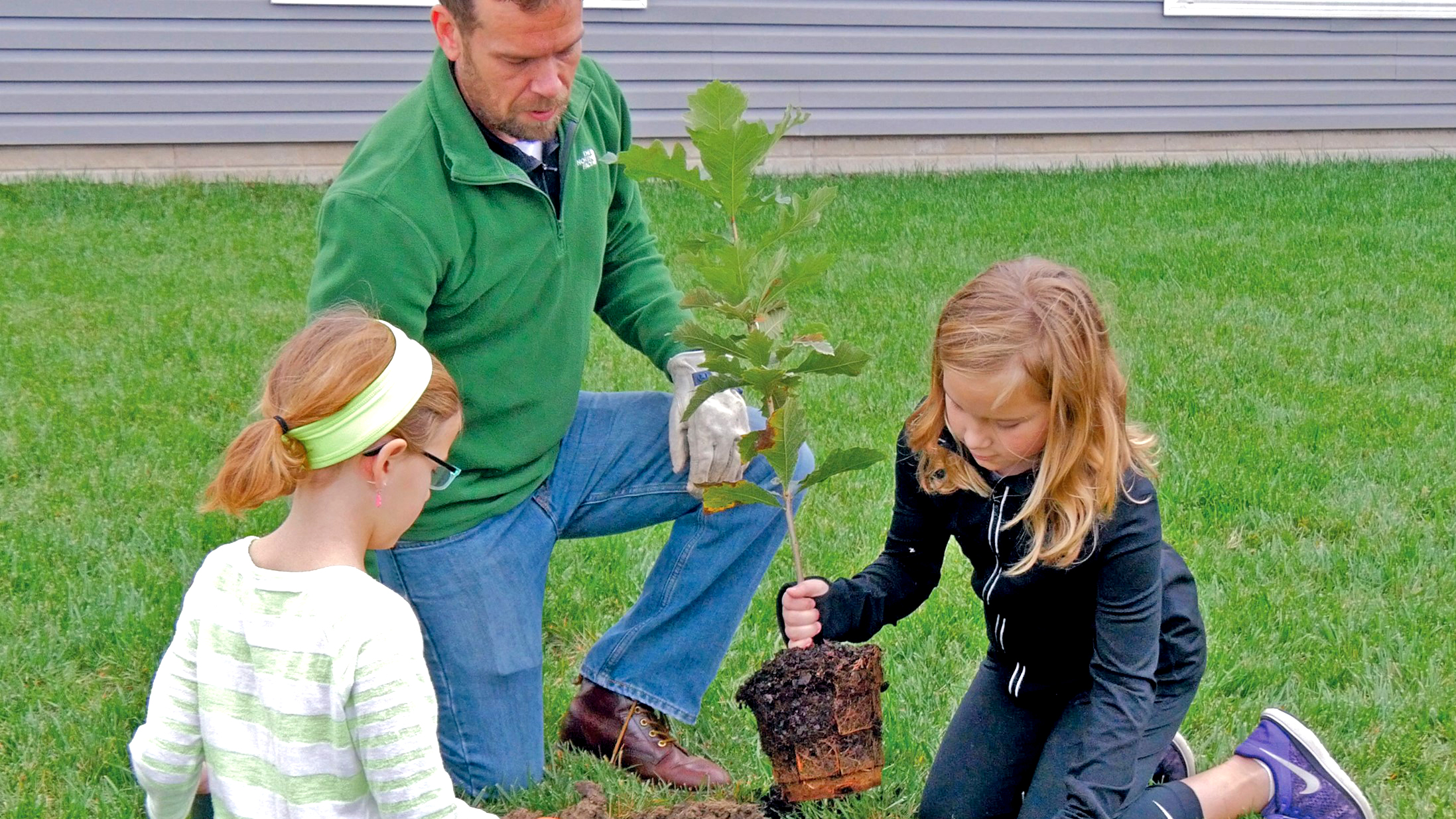 Entergy Arkansas in partnership with the Arbor Day Foundation’s Energy-Saving Trees program has given away nearly 1,000 trees to help lower homeowners’ energy costs and protect the environment. (photo courtesy of the Arbor Day Foundation)